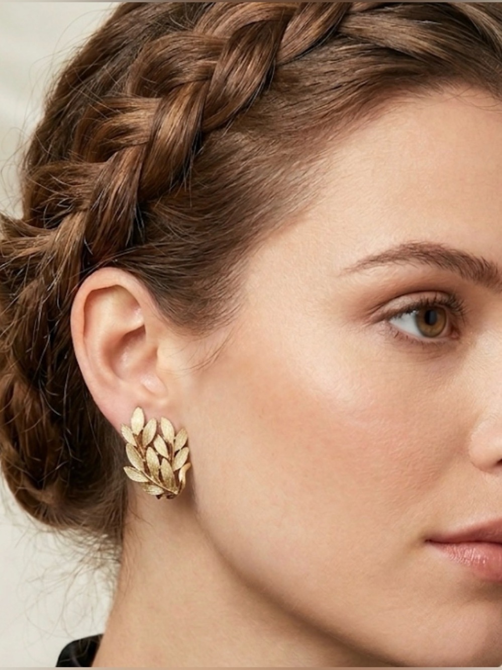 Vintage Elegant Gold Tone Leaf Cluster Earrings Clip Backs